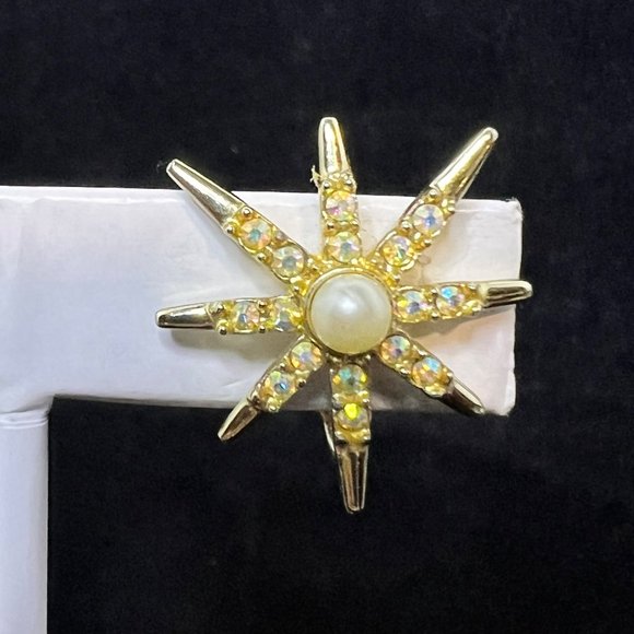 Emmons Gold Tone Aurora Borealis & Faux Pearl Starburst Clip On Earrings (3293) - Picture 4 of 8